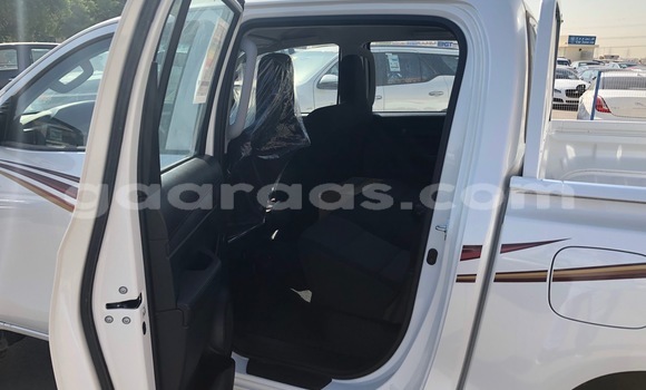 Acheter Import Voiture Toyota Hilux Noir à Dakar, Dakar Acheter Import Voiture Toyota Hilux Noir à Dakar, Dakar