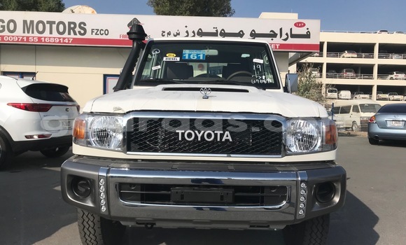Acheter Import Voiture Toyota Land Cruiser Beige à Dakar, Dakar Acheter Import Voiture Toyota Land Cruiser Beige à Dakar, Dakar