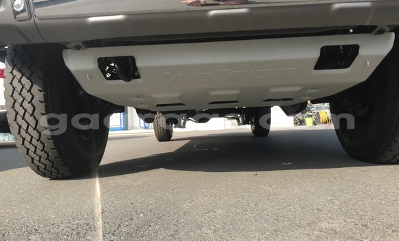 Acheter Import Voiture Toyota Land Cruiser Beige à Dakar, Dakar Acheter Import Voiture Toyota Land Cruiser Beige à Dakar, Dakar