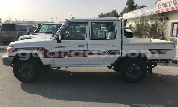 Acheter Import Voiture Toyota Land Cruiser Beige à Dakar, Dakar Acheter Import Voiture Toyota Land Cruiser Beige à Dakar, Dakar