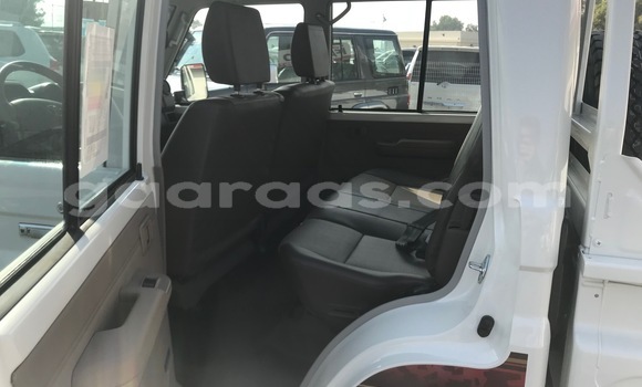 Acheter Import Voiture Toyota Land Cruiser Beige à Dakar, Dakar Acheter Import Voiture Toyota Land Cruiser Beige à Dakar, Dakar