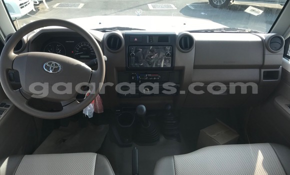 Acheter Import Voiture Toyota Land Cruiser Beige à Dakar, Dakar Acheter Import Voiture Toyota Land Cruiser Beige à Dakar, Dakar