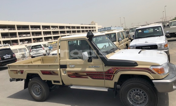 Acheter Import Voiture Toyota Land Cruiser Beige à Dakar, Dakar Acheter Import Voiture Toyota Land Cruiser Beige à Dakar, Dakar