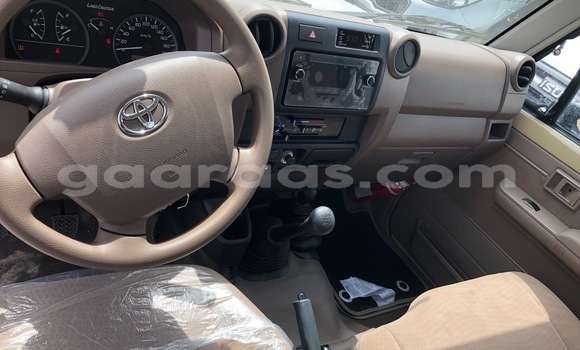 Acheter Import Voiture Toyota Land Cruiser Beige à Dakar, Dakar Acheter Import Voiture Toyota Land Cruiser Beige à Dakar, Dakar