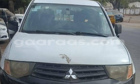 Acheter Occasion Voiture Mitsubishi L200 Blanc à Dakar, Dakar Acheter Occasion Voiture Mitsubishi L200 Blanc à Dakar, Dakar