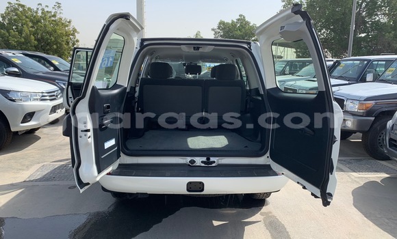 Acheter Import Voiture Toyota Land Cruiser Blanc à Dakar, Dakar Acheter Import Voiture Toyota Land Cruiser Blanc à Dakar, Dakar