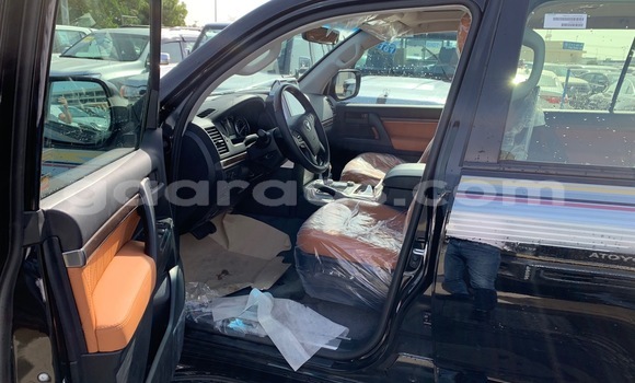 Acheter Import Voiture Toyota Land Cruiser Noir à Dakar, Dakar Acheter Import Voiture Toyota Land Cruiser Noir à Dakar, Dakar