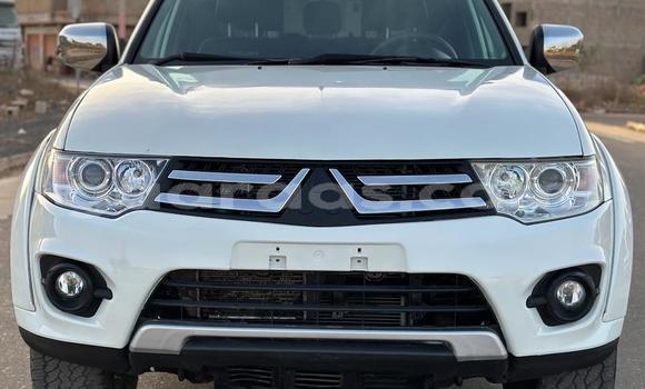 Acheter Import Voiture Mitsubishi L200 Blanc à Dakar, Dakar Acheter Import Voiture Mitsubishi L200 Blanc à Dakar, Dakar