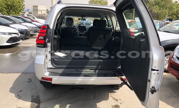 Acheter Import Voiture Toyota Land Cruiser Prado Gris à Dakar, Dakar Acheter Import Voiture Toyota Land Cruiser Prado Gris à Dakar, Dakar