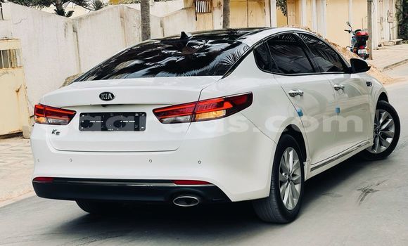 Acheter Import Voiture Kia K5 Blanc à Dakar, Dakar Acheter Import Voiture Kia K5 Blanc à Dakar, Dakar