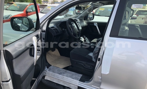 Acheter Import Voiture Toyota Land Cruiser Prado Gris à Dakar, Dakar Acheter Import Voiture Toyota Land Cruiser Prado Gris à Dakar, Dakar