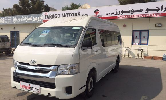 Acheter Import Utilitaire Toyota HiAce Blanc à Dakar, Dakar Acheter Import Utilitaire Toyota HiAce Blanc à Dakar, Dakar