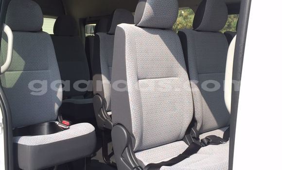 Acheter Import Utilitaire Toyota HiAce Blanc à Dakar, Dakar Acheter Import Utilitaire Toyota HiAce Blanc à Dakar, Dakar