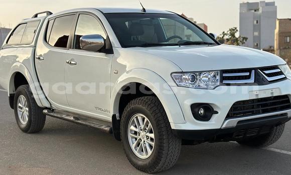 Acheter Import Voiture Mitsubishi L200 Blanc à Dakar, Dakar Acheter Import Voiture Mitsubishi L200 Blanc à Dakar, Dakar