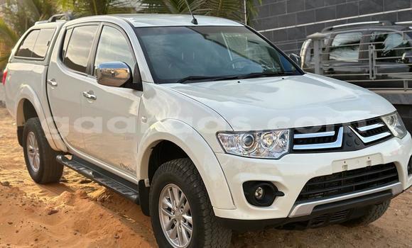 Acheter Import Voiture Mitsubishi L200 Blanc à Dakar, Dakar Acheter Import Voiture Mitsubishi L200 Blanc à Dakar, Dakar