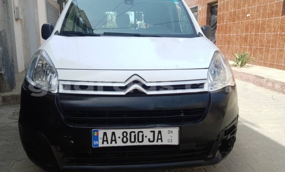 Acheter Occasion Voiture Citroen Berlingo Blanc à Dakar, Dakar