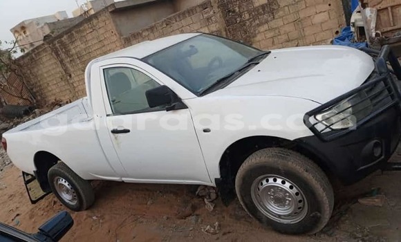 Acheter Occasion Voiture Mitsubishi Montero Blanc à Dakar, Dakar Acheter Occasion Voiture Mitsubishi Montero Blanc à Dakar, Dakar