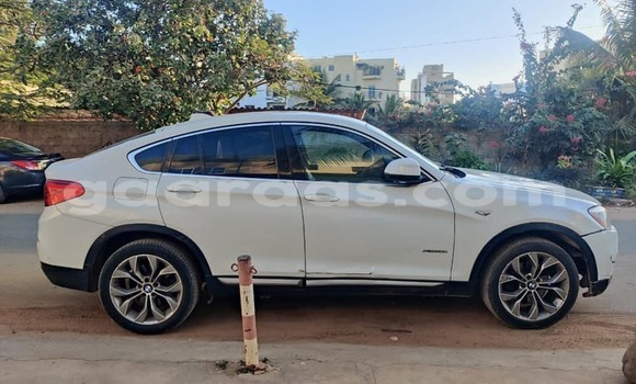 Acheter Occasion Voiture BMW X4 Blanc à Dakar, Dakar Acheter Occasion Voiture BMW X4 Blanc à Dakar, Dakar