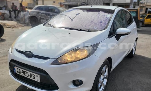 Acheter Occasion Voiture Ford Fiesta Blanc à Dakar, Dakar Acheter Occasion Voiture Ford Fiesta Blanc à Dakar, Dakar