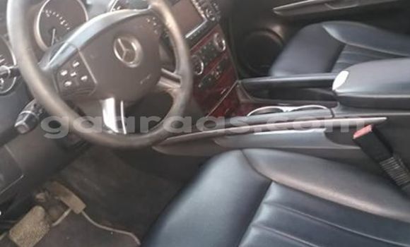 Acheter Occasion Voiture Mercedes‒Benz ML–Class Noir à Dakar, Dakar Acheter Occasion Voiture Mercedes‒Benz ML–Class Noir à Dakar, Dakar