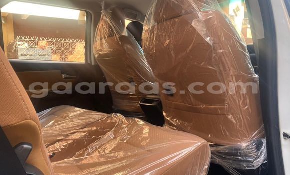 Acheter Import Voiture Toyota Fortuner Blanc à Dakar, Dakar Acheter Import Voiture Toyota Fortuner Blanc à Dakar, Dakar