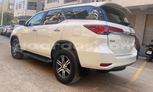 Acheter Import Voiture Toyota Fortuner Blanc à Dakar, Dakar Acheter Import Voiture Toyota Fortuner Blanc à Dakar, Dakar
