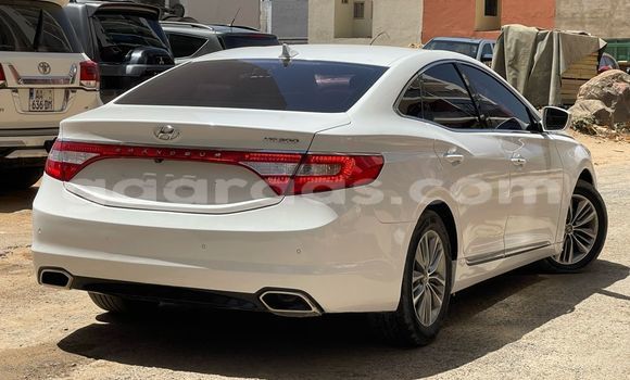 Acheter Occasion Voiture Hyundai Grandeur Blanc à Dakar, Dakar Acheter Occasion Voiture Hyundai Grandeur Blanc à Dakar, Dakar