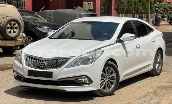 Acheter Occasion Voiture Hyundai Grandeur Blanc à Dakar, Dakar Acheter Occasion Voiture Hyundai Grandeur Blanc à Dakar, Dakar