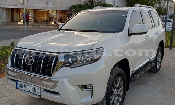 Acheter Import Voiture Toyota Land Cruiser Blanc à Dakar, Dakar Acheter Import Voiture Toyota Land Cruiser Blanc à Dakar, Dakar