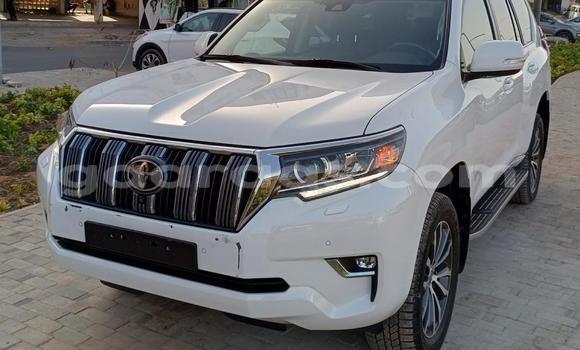 Acheter Import Voiture Toyota Land Cruiser Blanc à Dakar, Dakar Acheter Import Voiture Toyota Land Cruiser Blanc à Dakar, Dakar