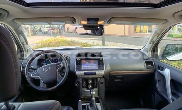 Acheter Import Voiture Toyota Land Cruiser Blanc à Dakar, Dakar Acheter Import Voiture Toyota Land Cruiser Blanc à Dakar, Dakar