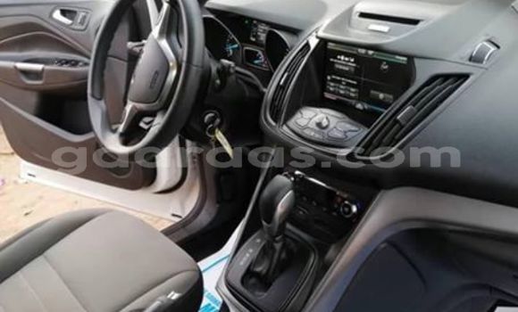 Acheter Occasion Voiture Ford Escape Blanc à Dakar, Dakar Acheter Occasion Voiture Ford Escape Blanc à Dakar, Dakar