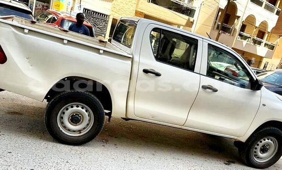 Dieundeu Occasion Toyota Hilux White Auto in Dakar in Dakar Dieundeu Occasion Toyota Hilux White Auto in Dakar in Dakar
