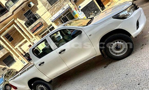 Dieundeu Occasion Toyota Hilux White Auto in Dakar in Dakar Dieundeu Occasion Toyota Hilux White Auto in Dakar in Dakar