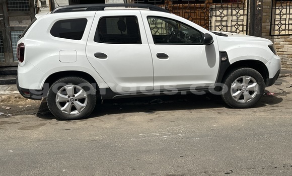 Buy Used Renault 19 White Car in Dakar in Dakar