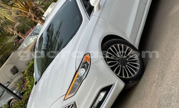 Buy Used FORD MUSTANG White Car in Dakar in Dakar