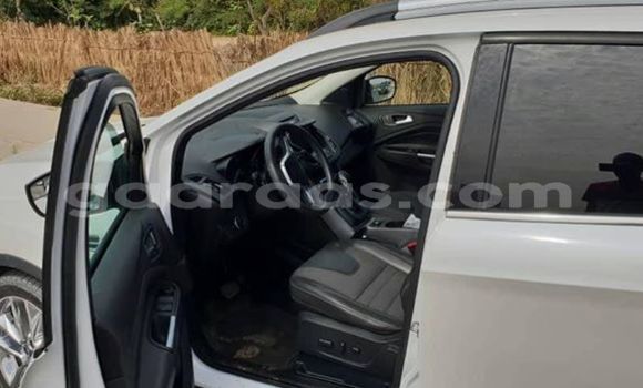 Acheter Occasion Voiture Ford Escape Blanc à Dakar, Dakar Acheter Occasion Voiture Ford Escape Blanc à Dakar, Dakar