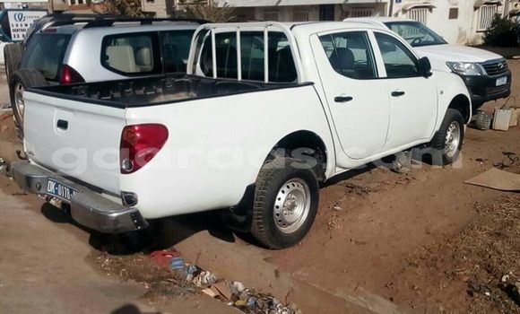 Acheter Occasion Voiture Mitsubishi L200 Blanc à Dakar, Dakar Acheter Occasion Voiture Mitsubishi L200 Blanc à Dakar, Dakar