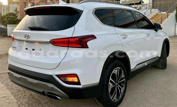 Acheter Import Voiture Hyundai Santa Fe Blanc à Dakar, Dakar Acheter Import Voiture Hyundai Santa Fe Blanc à Dakar, Dakar