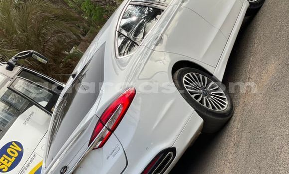 Buy Used FORD MUSTANG White Car in Dakar in Dakar