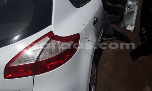 Dieundeu Occasion Renault Megane White Auto in Dakar in Dakar Dieundeu Occasion Renault Megane White Auto in Dakar in Dakar