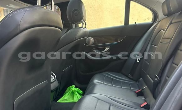 Acheter Occasion Voiture Mercedes‒Benz C–Class Noir à Dakar, Dakar Acheter Occasion Voiture Mercedes‒Benz C–Class Noir à Dakar, Dakar