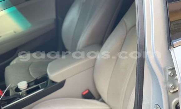 Dieundeu Occasion Hyundai Sonata Silver Auto in Dakar in Dakar Dieundeu Occasion Hyundai Sonata Silver Auto in Dakar in Dakar