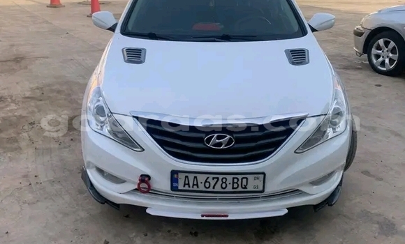 Dieundeu Occasion Hyundai Sonata White Auto in Dakar in Dakar Dieundeu Occasion Hyundai Sonata White Auto in Dakar in Dakar