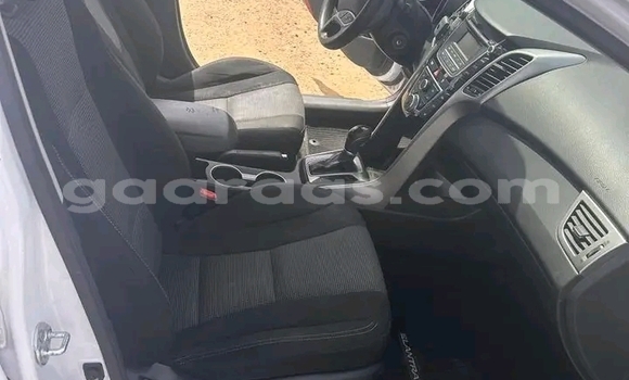 Dieundeu Occasion Hyundai Elantra White Auto in Dakar in Dakar Dieundeu Occasion Hyundai Elantra White Auto in Dakar in Dakar