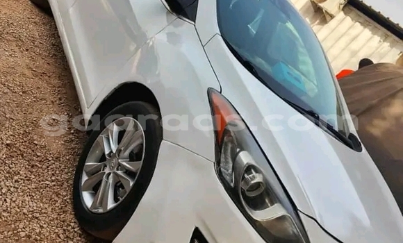 Acheter Occasion Voiture Hyundai Elantra Blanc à Dakar, Dakar Acheter Occasion Voiture Hyundai Elantra Blanc à Dakar, Dakar
