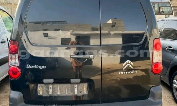 Acheter Occasion Voiture Peugeot Partner Noir à Dakar, Dakar Acheter Occasion Voiture Peugeot Partner Noir à Dakar, Dakar