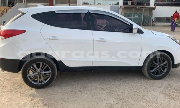 Buy Used Hyundai Tucson White Car in Dakar in Dakar Buy Used Hyundai Tucson White Car in Dakar in Dakar