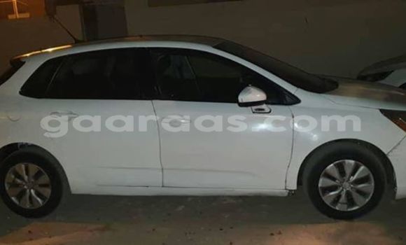 Dieundeu Occasion Citroen C4 White Auto in Dakar in Dakar Dieundeu Occasion Citroen C4 White Auto in Dakar in Dakar