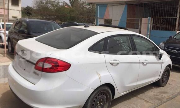 Acheter Occasion Voiture Ford Fiesta Blanc à Dakar, Dakar Acheter Occasion Voiture Ford Fiesta Blanc à Dakar, Dakar